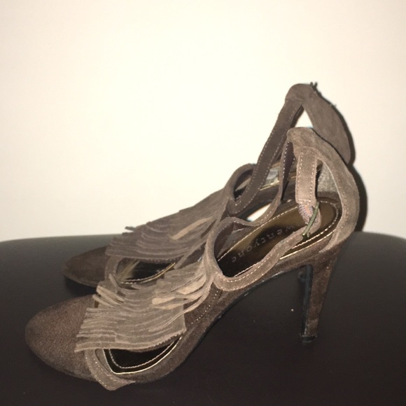 Shoes - Picture 2 of 3